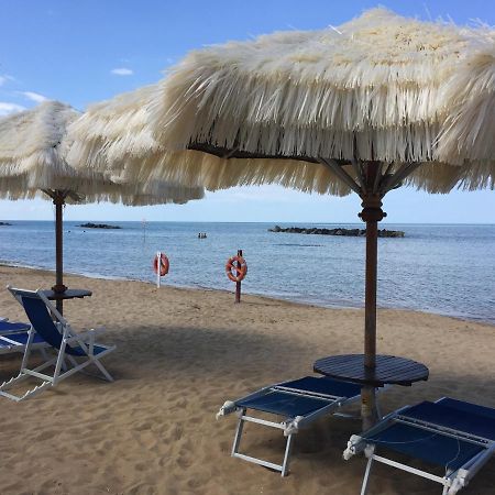 Hotel Mare Blu Francavilla Al Mare Εξωτερικό φωτογραφία